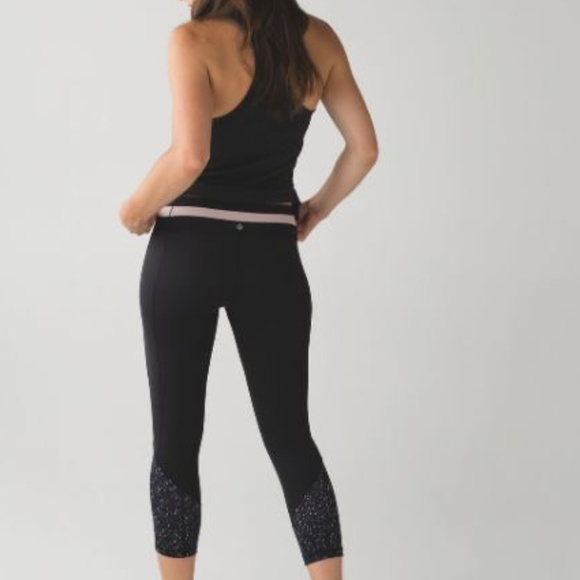 Lululemon Give Me Qi Crop 8 Mink Berry Butterfly - Picture 2 of 9